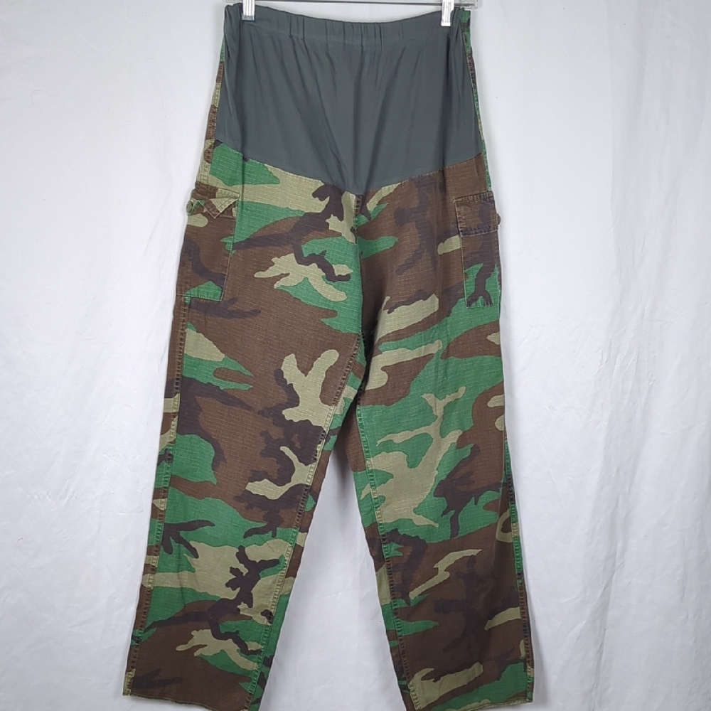 MATERNITY Women's Vintage Army Issued Camo Cargo Pants 12R